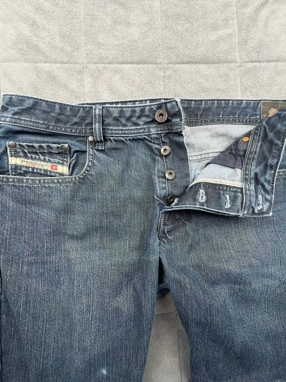 Diesel Men's Zatiny Distressed Denim Jean Shorts VTG Y2K Made in Italy Size 36